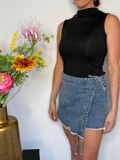 Mini Skirt | Strikdetails
